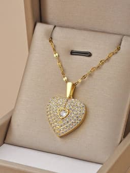 Female necklace
