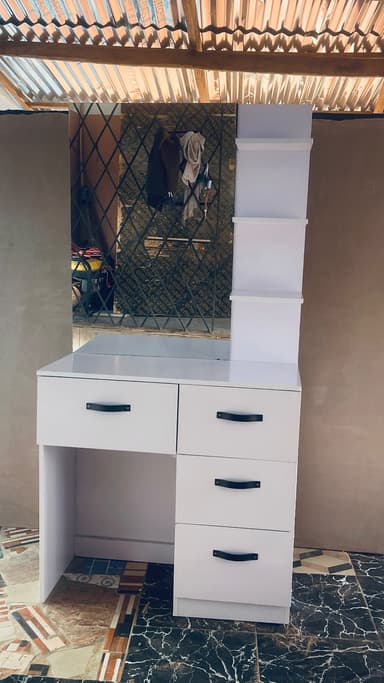 Dressing mirror